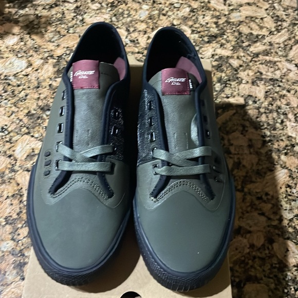 Globe shoes brand new. See box pic for details. - Picture 3 of 3